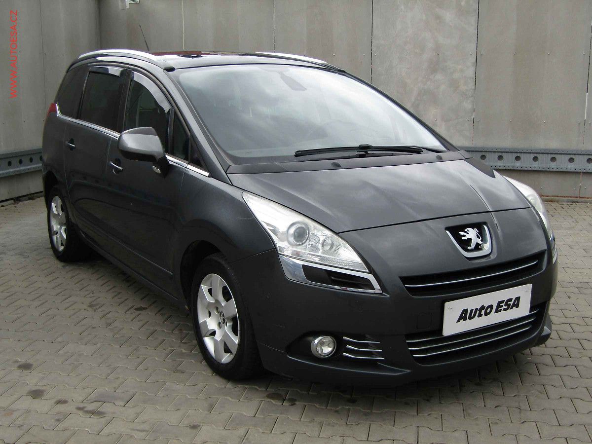 Peugeot 5008 2.0 HDi, servis.kniha