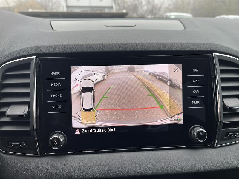 Škoda Karoq 2.0TDI DSG BUSINESS - fotka 17 z 21