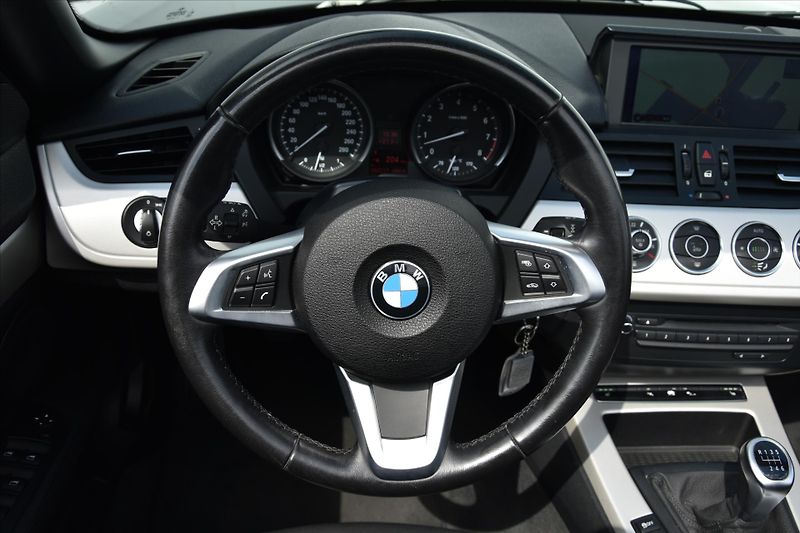 BMW Z4 23i 150kW SERVISNÍ KNIHA ČR - fotka 15 z 26