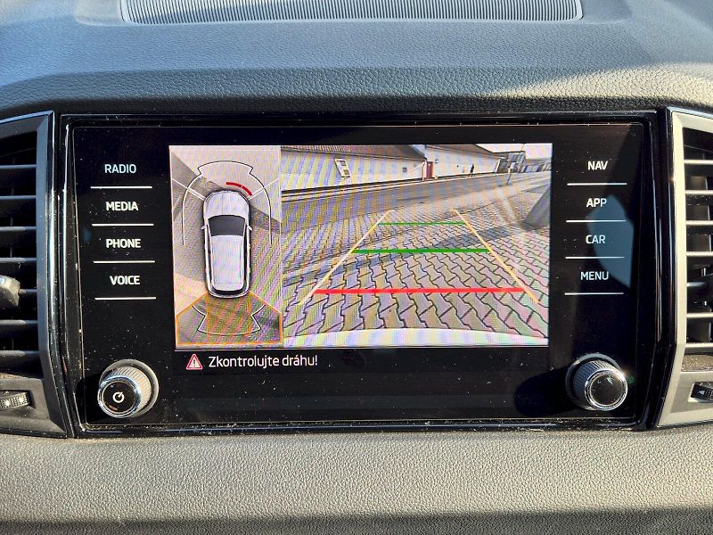 Škoda Karoq (2025) Sportline 1.5TSi 110kW 6°manuá - fotka 23 z 30