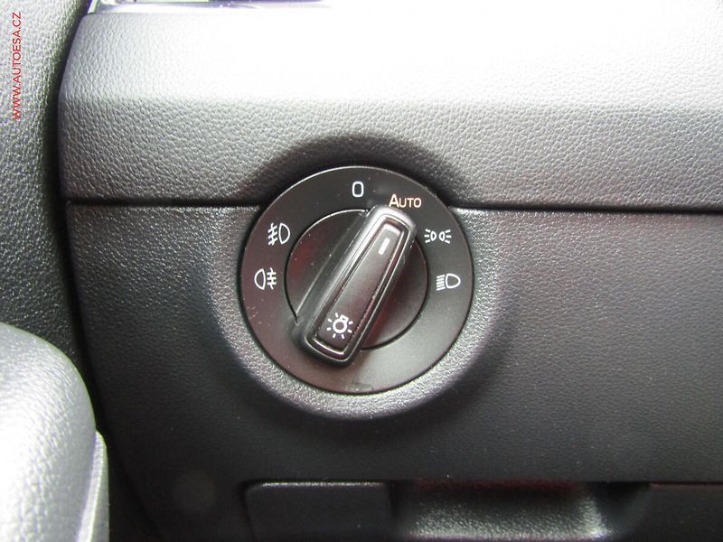 Škoda Octavia (2017) 1.6 TDi, 2.maj,ČR, Navi, LED - fotka 16 z 18