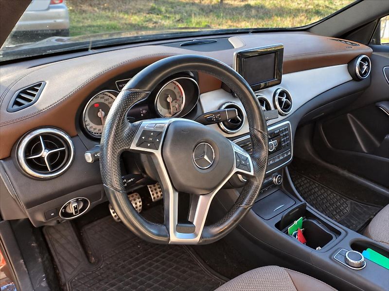 Mercedes-Benz GLA 2,1   220 CDI 4MATIC - fotka 6 z 9