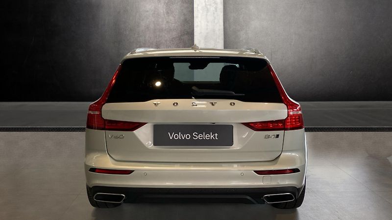 Volvo V60 Cross Country Pro, B4 AWD, 145 - fotka 5 z 29