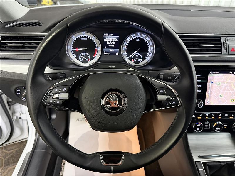 Škoda Superb 2.0TDI 110kW Manuál 1 Majitel - fotka 16 z 41
