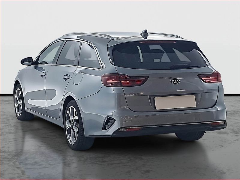 Kia Ceed (2018) 1.4 T-GDI, Automat, Serv.kniha - fotka 4 z 16