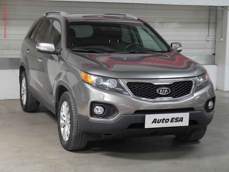 Kia Sorento (2010) 2.2 CRDi 4x4, ČR, Navi, xenon - fotka 2 z 23