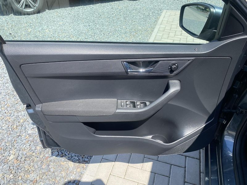 Škoda Fabia 1.2 TSI 81kW -1xMAJ.-STYLE-LED - fotka 12 z 45