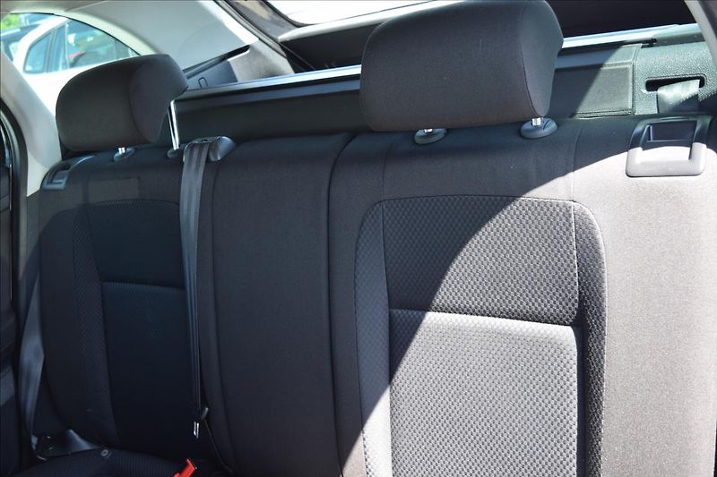 Škoda Fabia 1,6 TDI TAŽNÉ PO SERVISE ALU - fotka 17 z 46