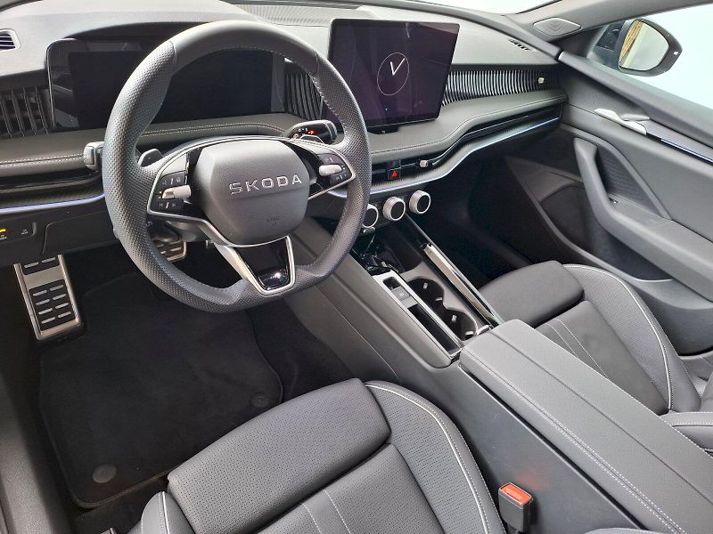 Škoda Superb (2025) SPORTLINE TS 195/2.0 A7A - fotka 8 z 31