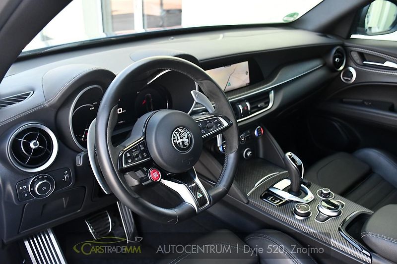 Alfa Romeo Stelvio 2.9V6 Bi-T.382 kW QUADRIFOGLIO - fotka 10 z 61