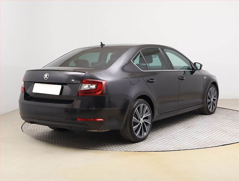 Škoda Octavia (2017) Laurin&Klement 1.8 TSI, 4X4 - fotka 5 z 24