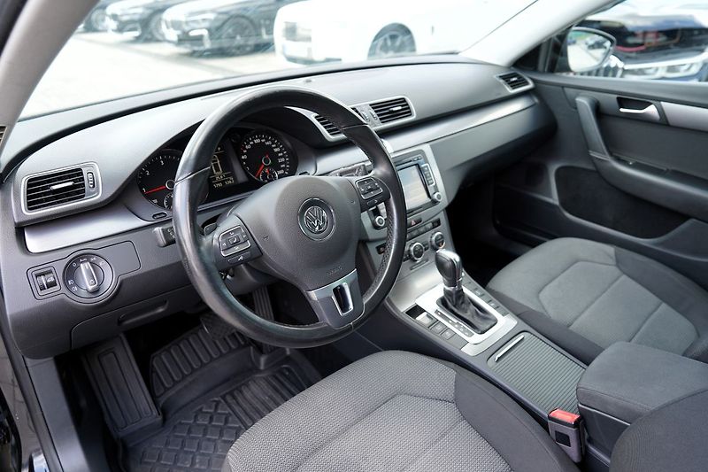 Volkswagen Passat 2.0 TDI DSG 140PS/Al.kola/xeno - fotka 23 z 37