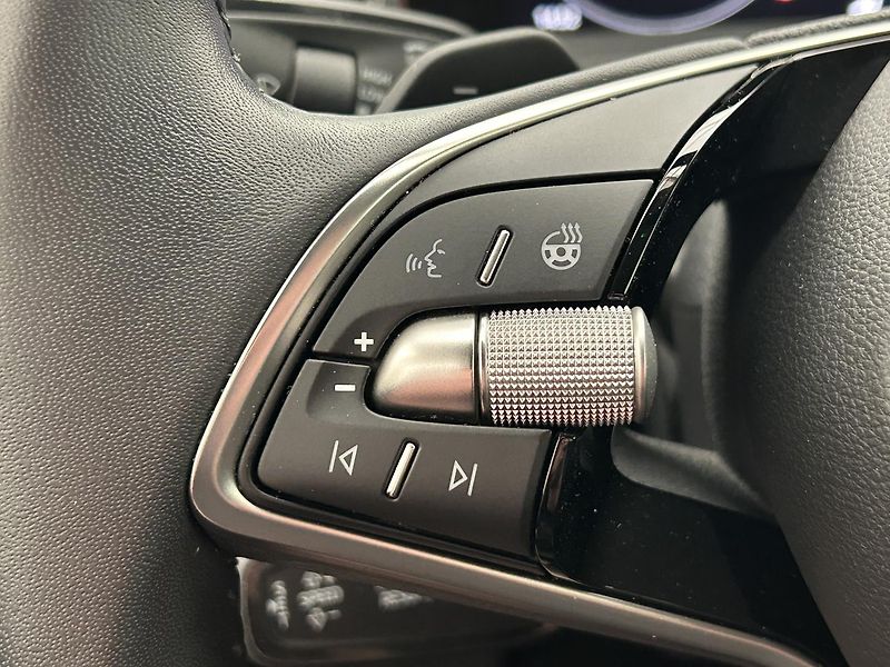 Škoda Superb 2.0 TDI L & K - fotka 22 z 33
