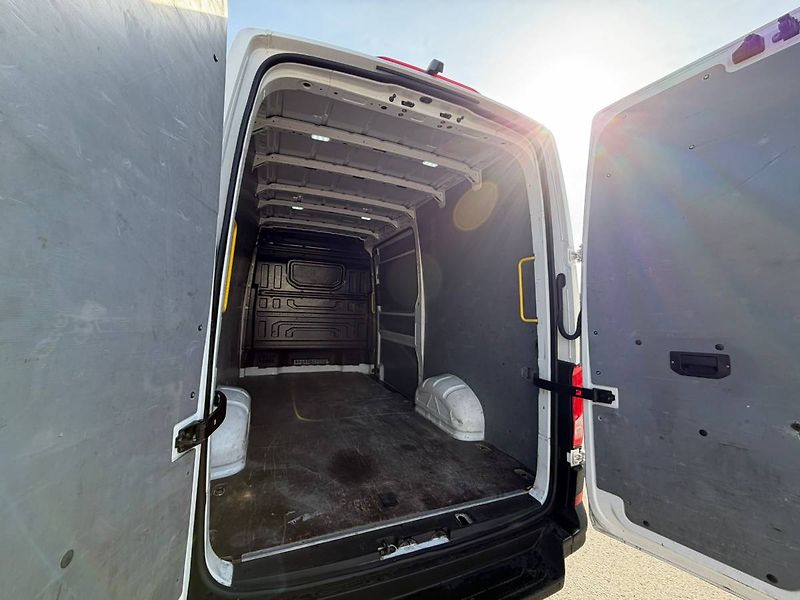 Volkswagen Crafter L3H3 2.0 TDI 103 kW 6° MP - fotka 21 z 28