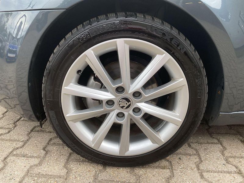 Škoda Octavia (2015) 2.0 TDI Elegance - fotka 26 z 30