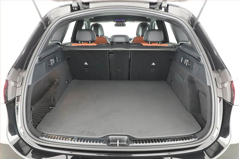 Mercedes-Benz GLC (2025) 220 d 4MATIC, AMG Line, HUD - fotka 26 z 29