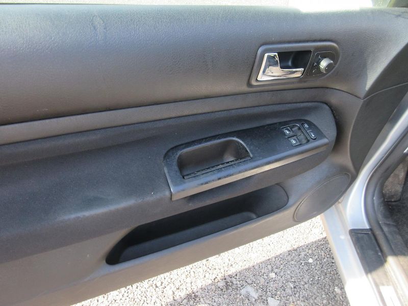Volkswagen Golf (2003) OCEAN 1,9 TDI 74 kw - fotka 20 z 25