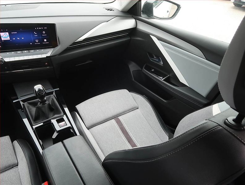 Opel Astra (2022) Elegance 1.2 Turbo, Serv.kniha - fotka 8 z 18