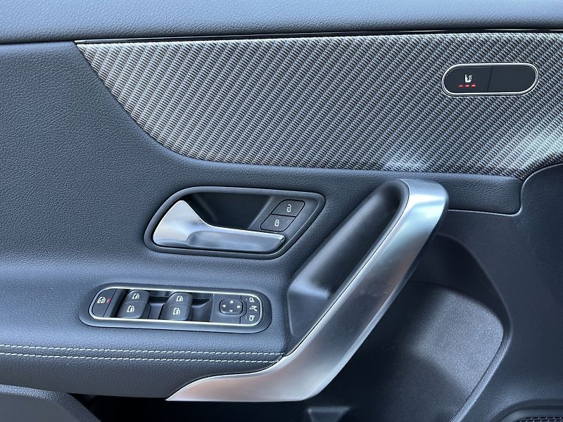 Mercedes-Benz Třídy A A-Třída 180 Progressive Editio - fotka 12 z 18