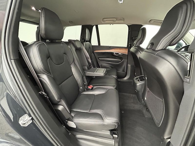 Volvo XC90 2.0 D5 4x4 Inscription - fotka 10 z 35