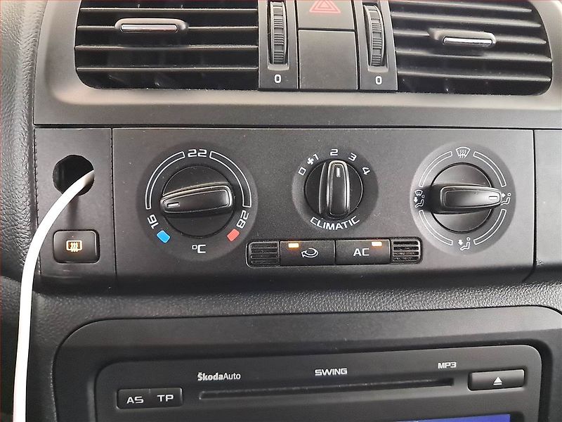 Škoda Roomster (2011) 1.2 TSI, Park. senzory - fotka 13 z 15