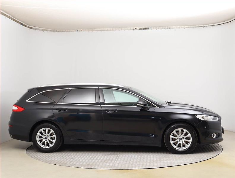 Ford Mondeo (2015) Titanium 2.0 TDCI, Serv.kniha - fotka 6 z 24