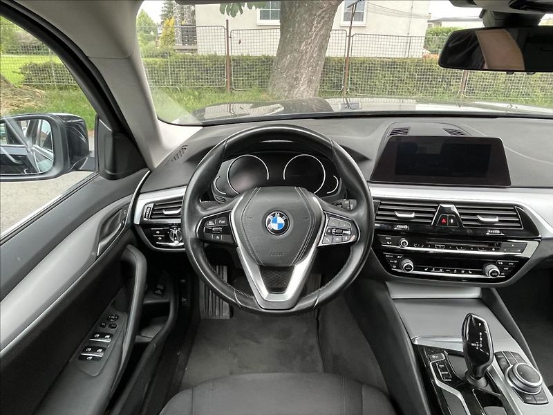 BMW Řada 5 2,0 d 140kW  Navi,LED,Kamera - fotka 18 z 45