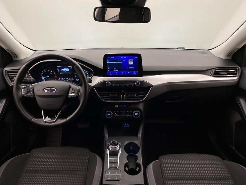 Ford Focus 1.5 ECOBOOST TITANIUM AUT - fotka 2 z 40