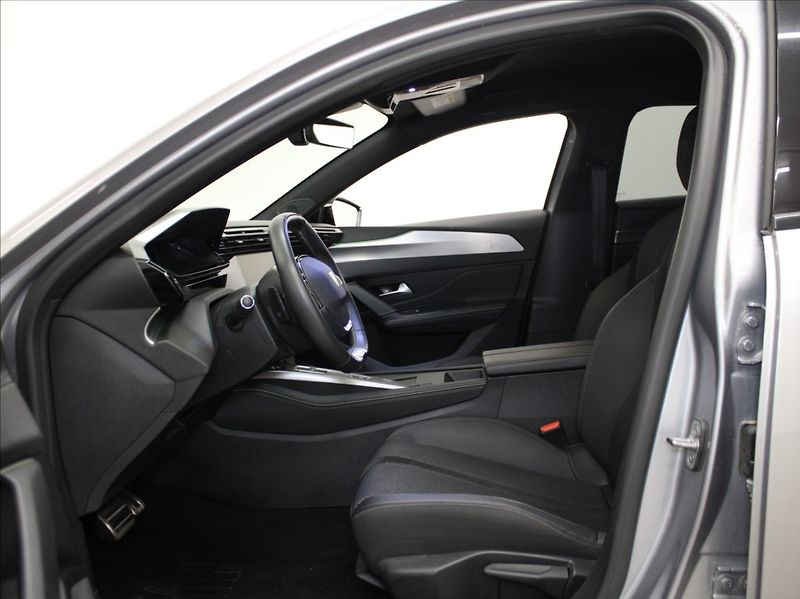 Peugeot 308 1,2 PT 96kW AT GT 29tkm. AKCE - fotka 6 z 25