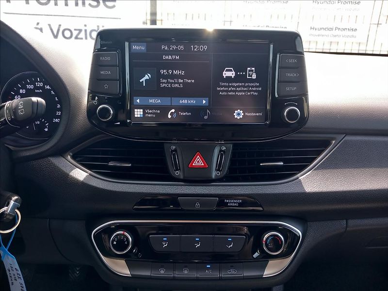Hyundai i30 1,0 T-GDI MT COMFORT - fotka 12 z 23