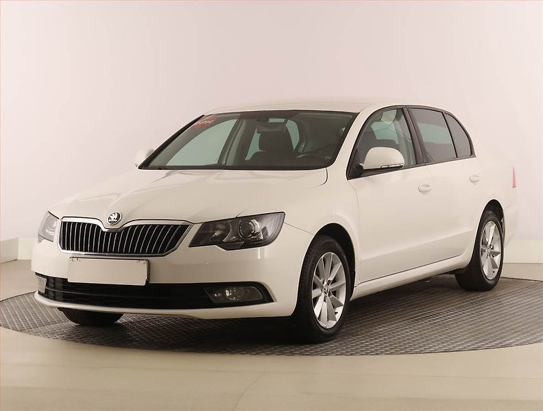 Škoda Superb (2015) Ambition 1.4 TSI, Xenony - fotka 2 z 18