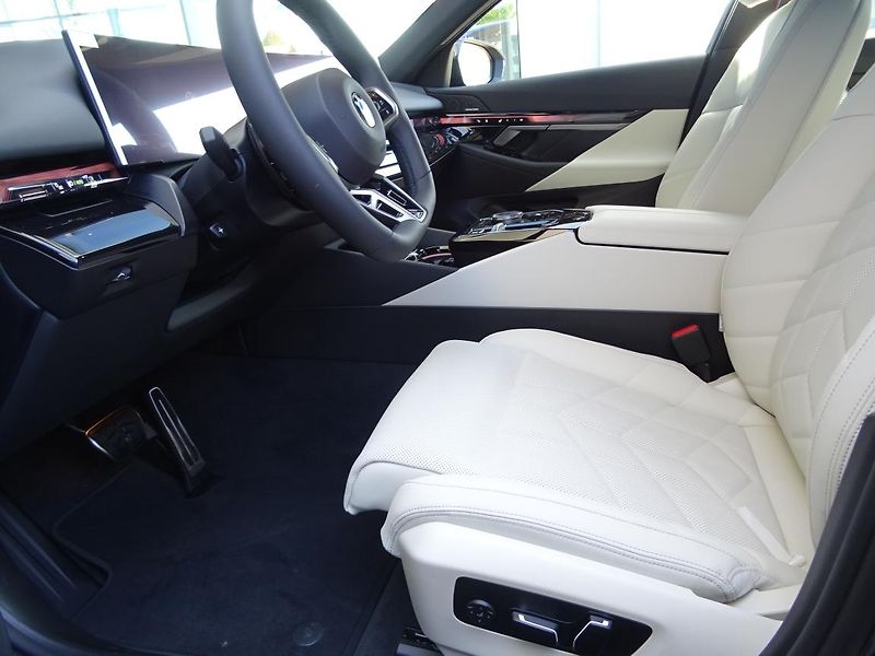 BMW Řada 5 540d xDrive Sedan - fotka 2 z 7