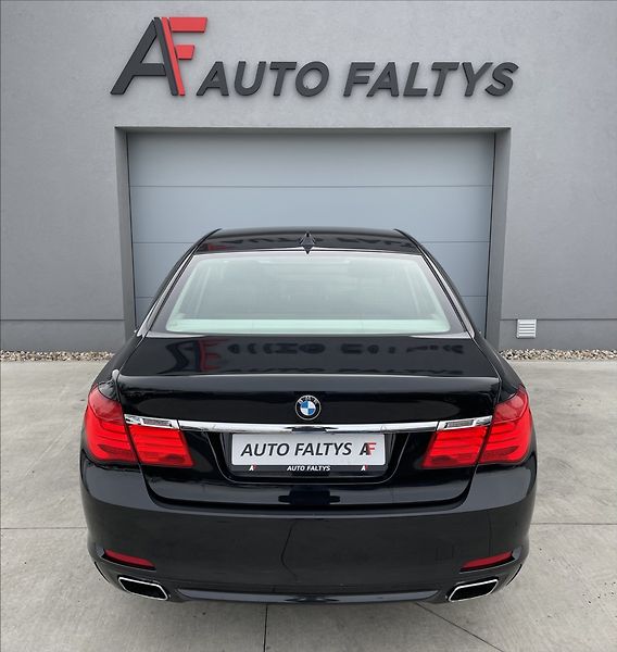 BMW Řada 7 740D XDRIVE ČR. - fotka 4 z 32