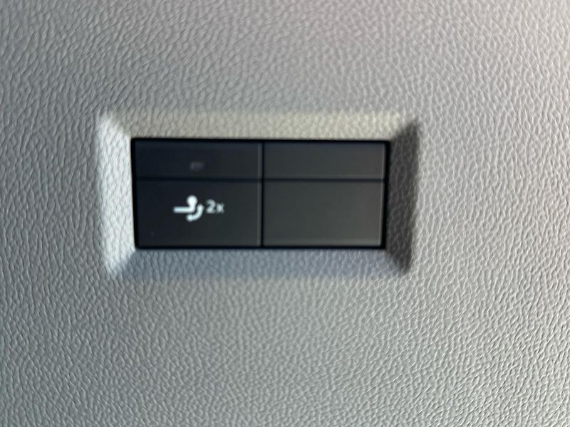 Volkswagen Caravelle (2025) 2,0 TDI - fotka 21 z 22