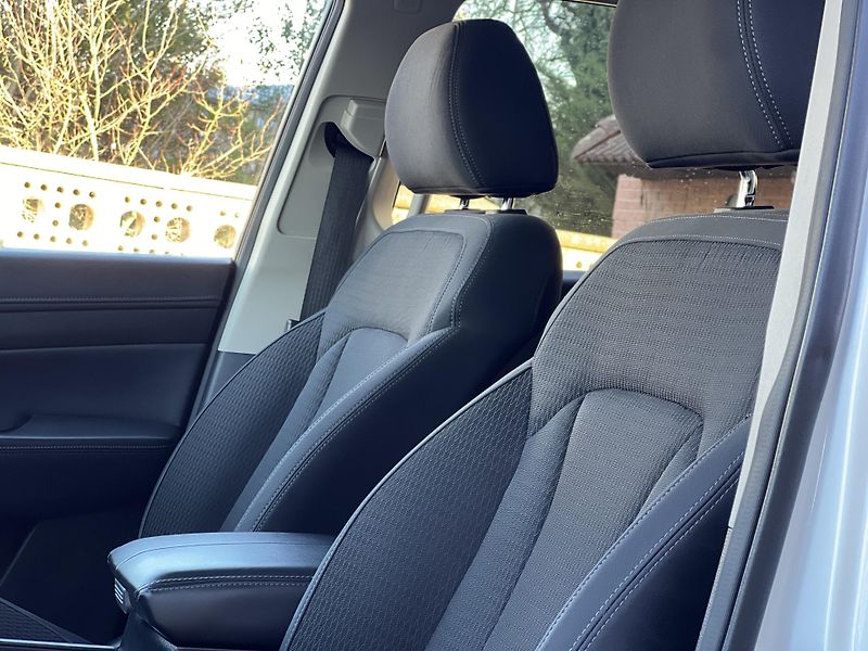 SsangYong Rexton 2.2D 4x2 KAMERA TEMPOMAT  - fotka 10 z 40
