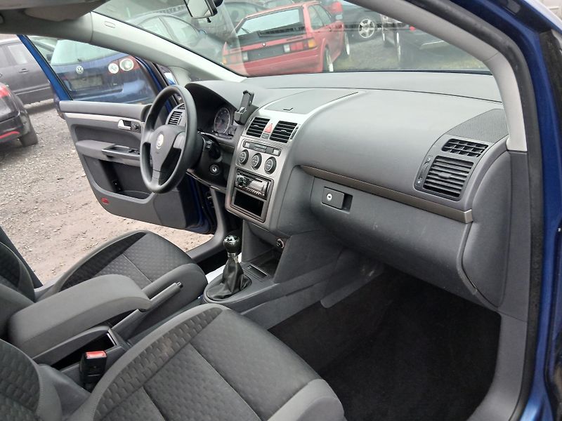 Volkswagen Touran 1.4 TSI - fotka 31 z 31