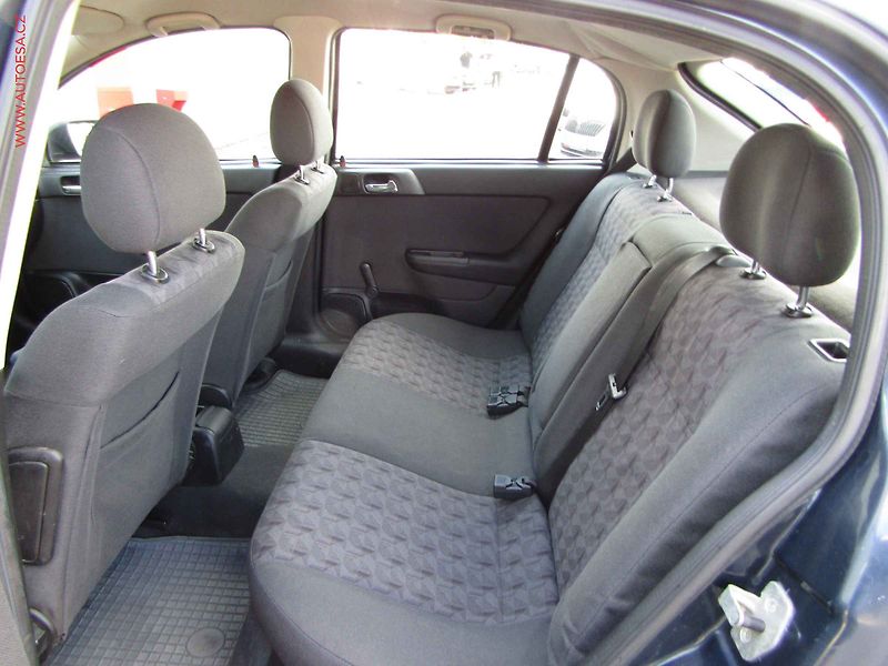 Opel Astra (2002) 1.6i, AC - fotka 10 z 14