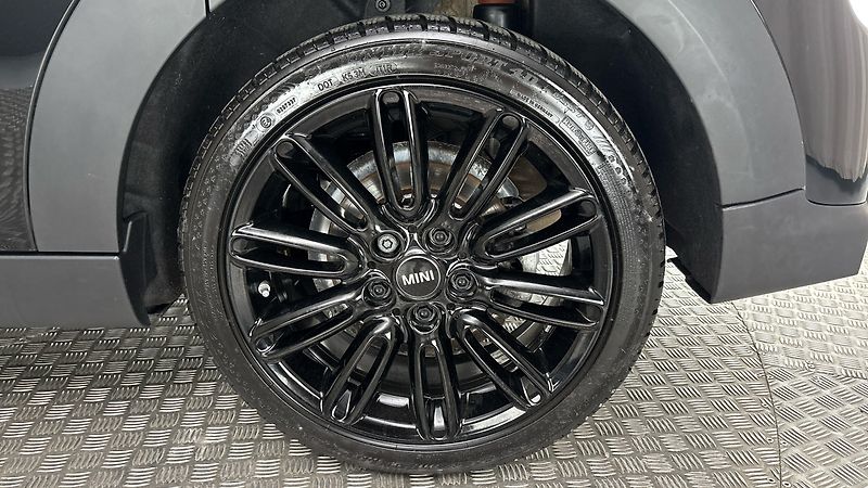 Mini Cooper S 2.0 AUT - fotka 19 z 23
