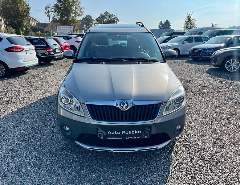 Škoda Roomster (2013) 1.2 TSI 63 kW Scout DSG - fotka 3 z 20