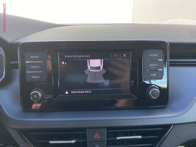 Škoda Scala (2020) 1.0 TSi, STK5/28 - fotka 17 z 18