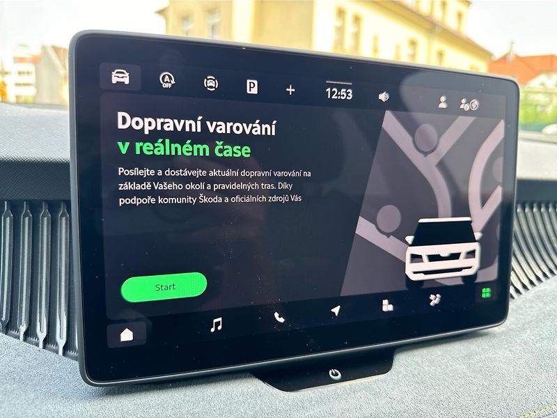 Škoda Superb combi selection 110 kW DSG TDI - fotka 22 z 24