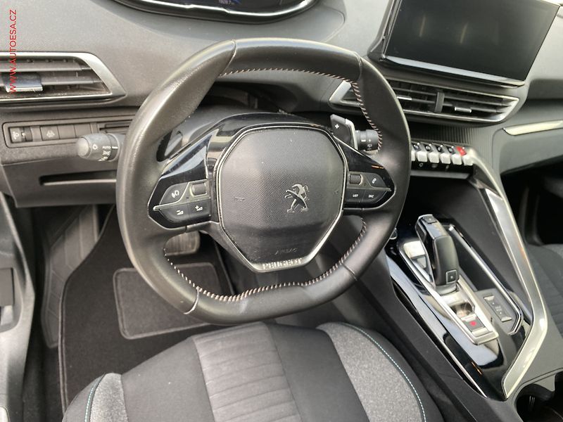 Peugeot 3008 (2021) 1.5 HDi, Style, AT, LED, navi - fotka 12 z 18