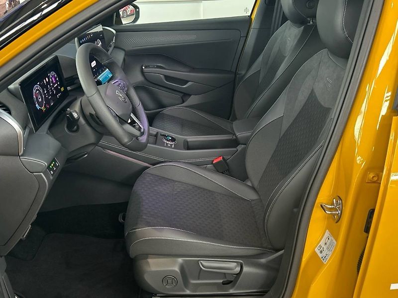 Volkswagen T-Roc (2026) 1,5 eTSI 7DSG R-Line - fotka 14 z 35