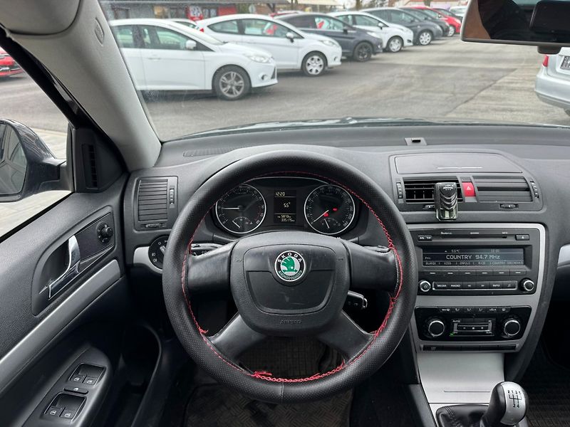 Škoda Octavia (2010) 1.6 TDI 77kW - fotka 15 z 29