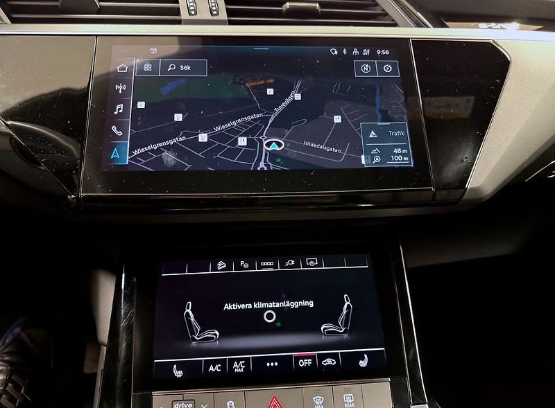 Audi Q8 e-tron 50 Q Kamera Tažné Ambient B&O - fotka 12 z 13