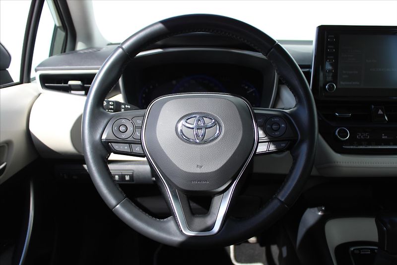 Toyota Corolla 1.8 HSD 72kW COMFORT 1.MAJ. ČR - fotka 14 z 25