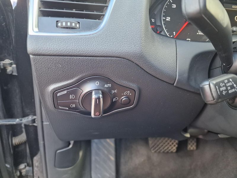 Audi Q5 2,0TDI QUATTRO S-LINE 125KW - fotka 19 z 23