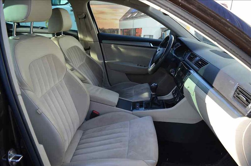 Škoda Superb (2016) III. 2,0 TDI - fotka 21 z 23