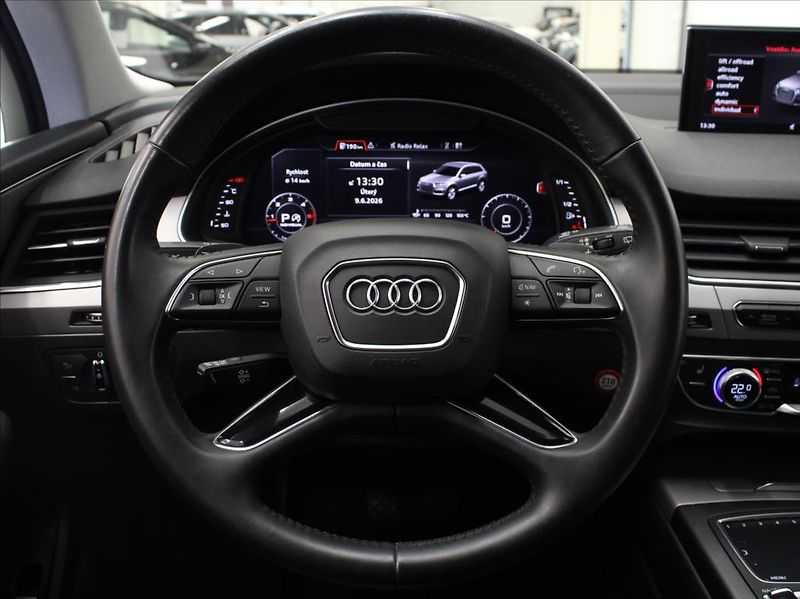 Audi Q7 3,0 TDi 200kW S-line MATRIX - fotka 9 z 24