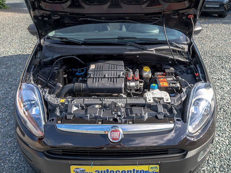 Fiat Punto Evo (2011) 1.4i 55KW – PO VELKÉ SERVISU - fotka 33 z 39